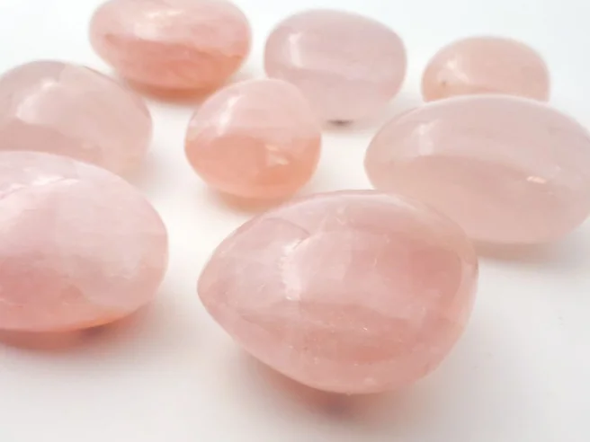 galet quartz rose pierre naturelle de l'amour, galet en pierre quartz rose