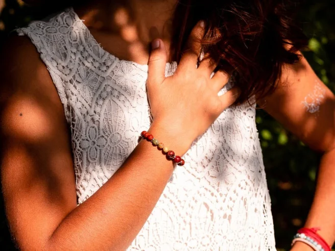 Bracelet création consciente femme - sexualité sacrée - Lithothérapie