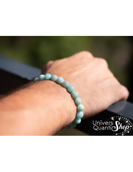 amazonite pierre de tendresse sur un poignet d'homme - boutique lithothérapie amazonite pierre de tendresse sur un poignet d'homme - boutique lithothérapie