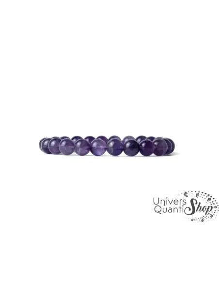 bracelet amethyste en pierre naturelle, pierre violette de sagesse sur fond blanc bracelet amethyste en pierre naturelle, pierre violette de sagesse sur fond blanc
