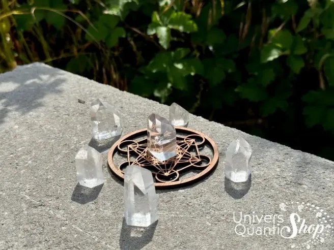 metatron signification, metatron ange gardien sous verre bois pour purifier et recharger vos minéraux