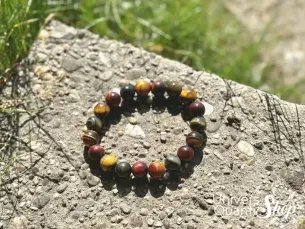 oeil multiple bracelet, pierre d'alliance, pierre de protection bracelet, photo nature