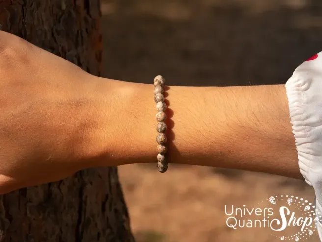 pierre fossile agate - achat bracelet agate fossile - vue bracelet porté en nature