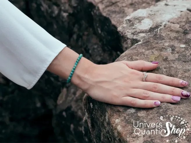 amazonite propriété - pierre verte et bleue de tendresse - photo bracelet porté