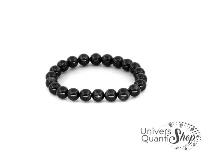 hypersthene vertus, bracelet hypersthène 08mm pour l'équilibre intérieur sur fond blanc