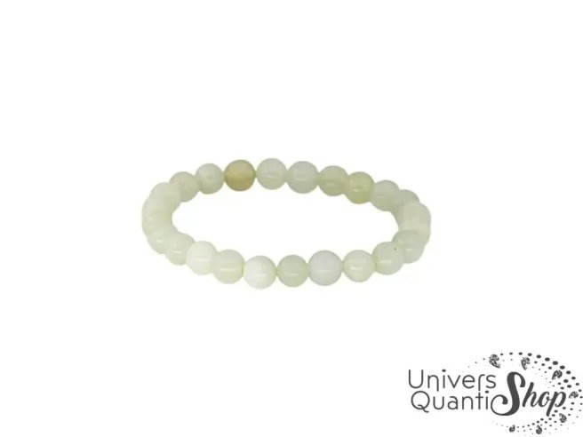 jade de chine vertus, bracelet en pierre de jade 08mm sur fond blanc