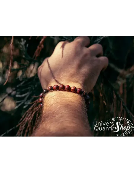 jaspe breschia bracelet lithothérapie fait sur mesure 08mm porté sur un poignet d'homme dans la nature jaspe breschia bracelet lithothérapie fait sur mesure 08mm porté sur un poignet d'homme dans la nature