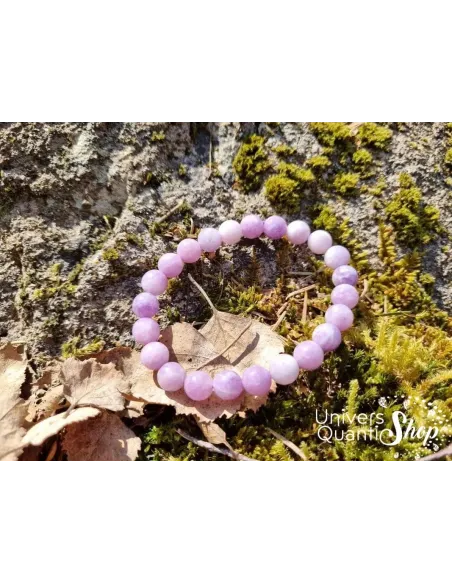 bracelet en pierre lépidolite naturelle de qualité A+ en 8mm sur des feuilles en nature bracelet en pierre lépidolite naturelle de qualité A+ en 8mm sur des feuilles en nature