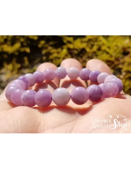 Lépidolite bracelet pierre violette sur une main 08mm Lépidolite bracelet pierre violette sur une main 08mm