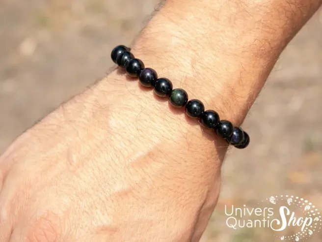 oeil céleste effet témoignage bracelet 8mm sur un poignet homme zoom