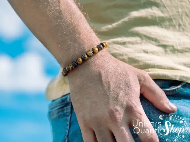 oeil du tigre vertus, bracelet lithothérapie pour homme porté au poignet 8mm