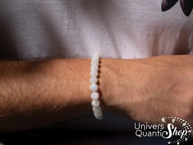 différence péristérite et pierre de lune, bracelet 8mm sur un poignet homme