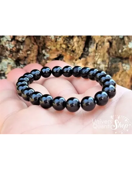 bracelet en spinelle noir de qualité A boule de 8mm zoomé sur la main