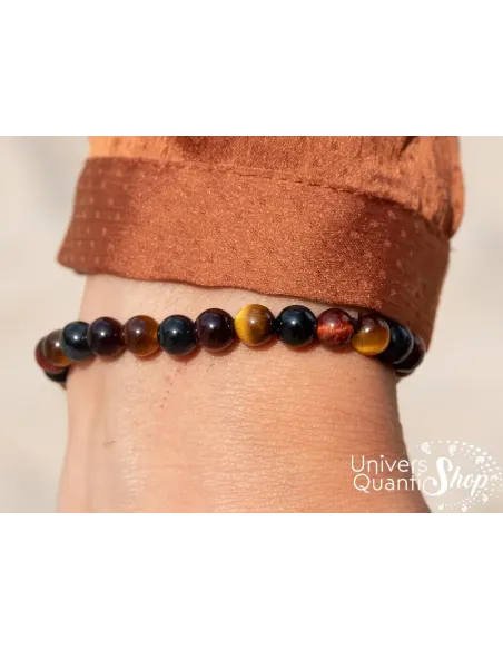 bracelet protection femme oeil multiple 6mm vue rapprochée sur les perles porté au poignet femme