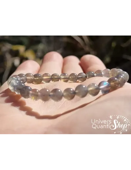 bracelet labradorite extra qualité AAA 6mm zoomé sur une main