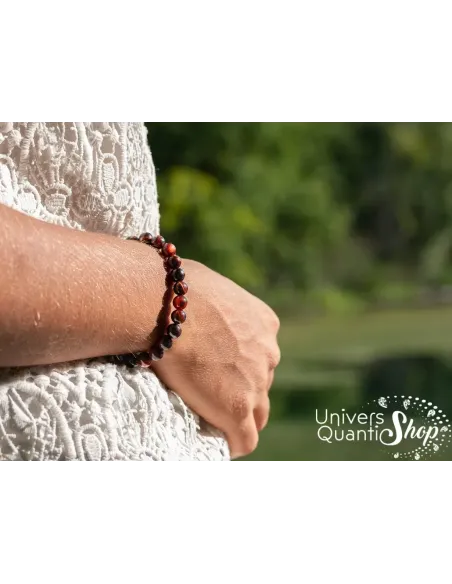 oeil de taureau bracelet pierre de protection, vue bracelet porté femme