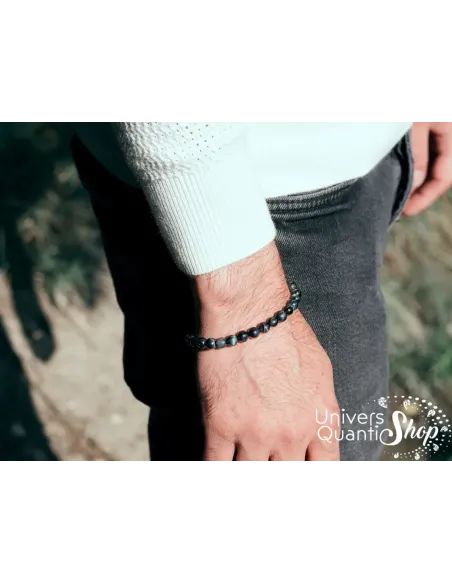 œil de faucon protection, bracelet oeil de faucon homme porté au poignet droit