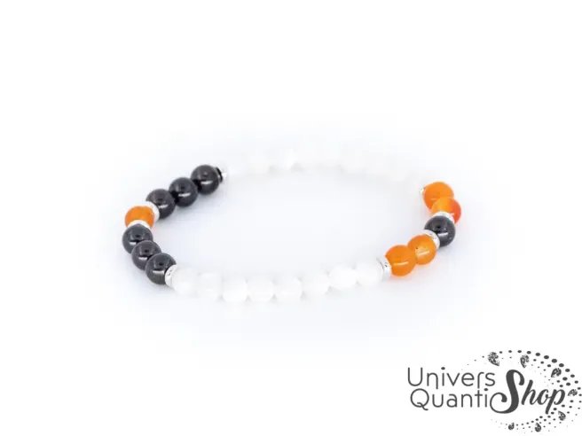 bracelet création amour d'Aphrodite, pierre de douceur et d'harmonie 6mm sur fond blanc