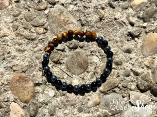 bracelet protection femme bouclier protecteur 6mm posé sur des cailloux