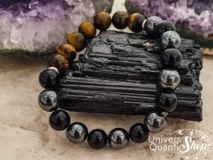 Bracelet de protection en pierres naturelles 8mm bouclier protecteur sur un morceau brut de tourmaline noire