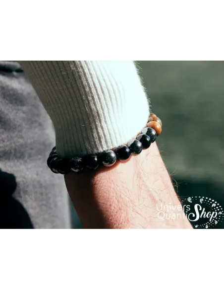 bracelet pierre de protection homme, bouclier protecteur porté sur le poignet droit d'un homme