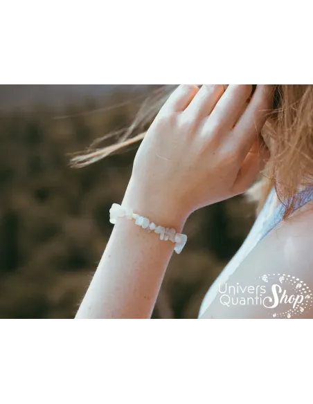 propriété de la pierre de lune, pierre de lune beige bracelet, univers quantic shop