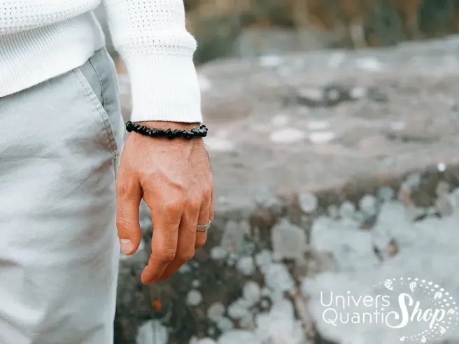 pierre spinelle, spinelle noire signification, spinelle noire prix, pierre de protection puissante