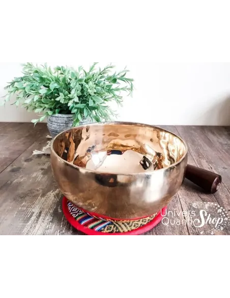 Bol chantant tibétain traditionnel aux 9 métaux - Mantra or, bol tibétain doré - Univers Quantic Shop