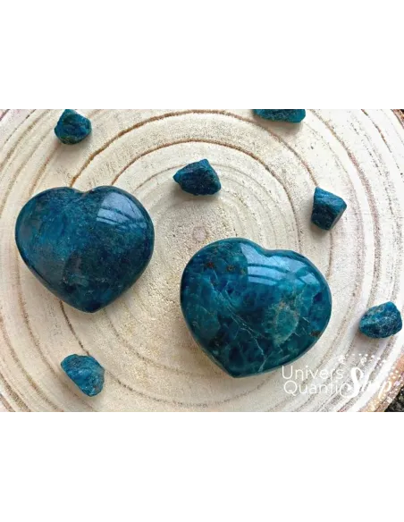 apatite bleu coeur en pierres naturelles vue du dessus qualité A+