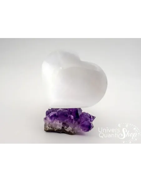 Pierre sélénite, cœur sélénite naturelle 6cm posé sur une petite druse d'améthyste Pierre sélénite, cœur sélénite naturelle 6cm posé sur une petite druse d'améthyste