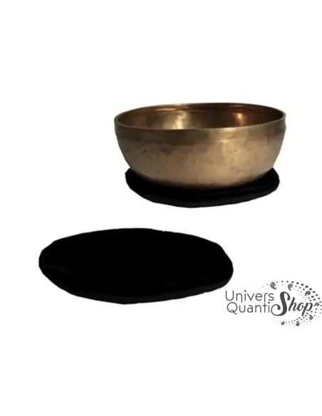 coussin plat pour bol tibétain coton rond noir sur fond blanc avec bol posé dessus coussin plat pour bol tibétain coton rond noir sur fond blanc avec bol posé dessus