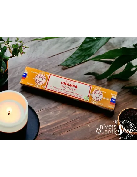 encens champa parfum - fleur de champa - boite d'encens champa sur une table encens champa parfum - fleur de champa - boite d'encens champa sur une table