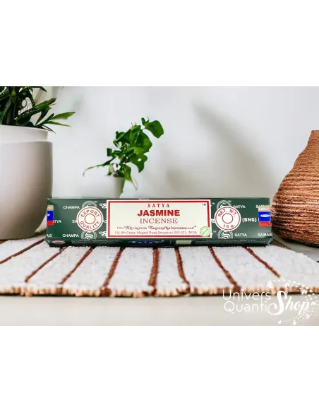 encens jasmin vertus spirituelles - boite d'encens jasmine sur un petit tapis