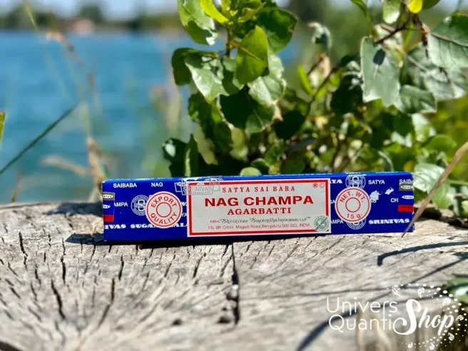 encens satya sai baba nag champa, encens naturel en batonnets pour la méditation, photo nature