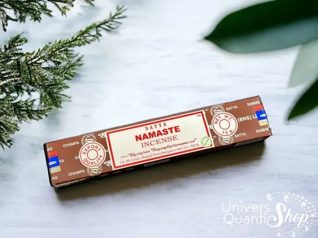 namaste encens batonnets - boite encens namaste satya sur tissu blanc