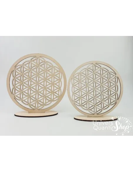 Fleurs de vie en bois naturel de bouleau, tailles 18cm et 22cm sur fond blanc Fleurs de vie en bois naturel de bouleau, tailles 18cm et 22cm sur fond blanc