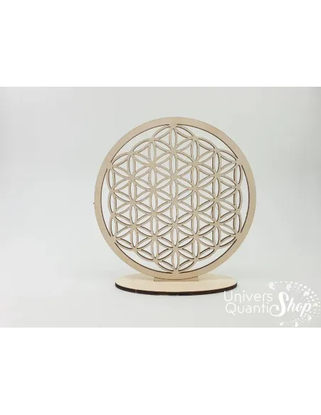 Fleur de vie en bois sur socle de 18mm de diamètre sur fond blanc Fleur de vie en bois sur socle de 18mm de diamètre sur fond blanc