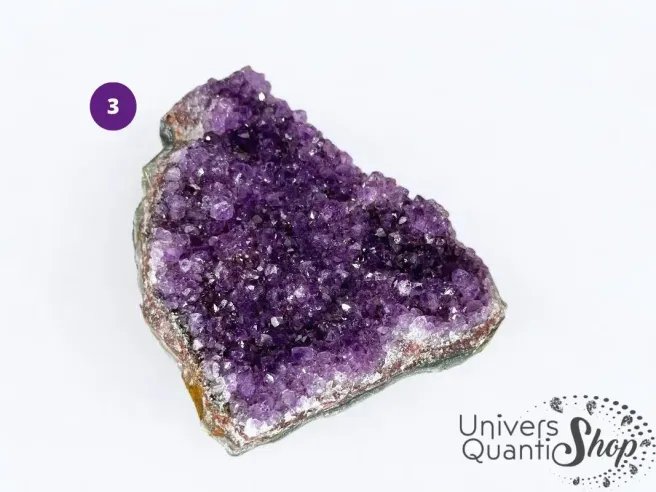 améthyste signification spirituelle, pierre fine violette de rechargement numéro 3