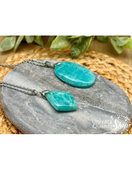 amazonite pierre, pendentif cabochon de très belle qualité AAA taille M et L sur un support en marbre