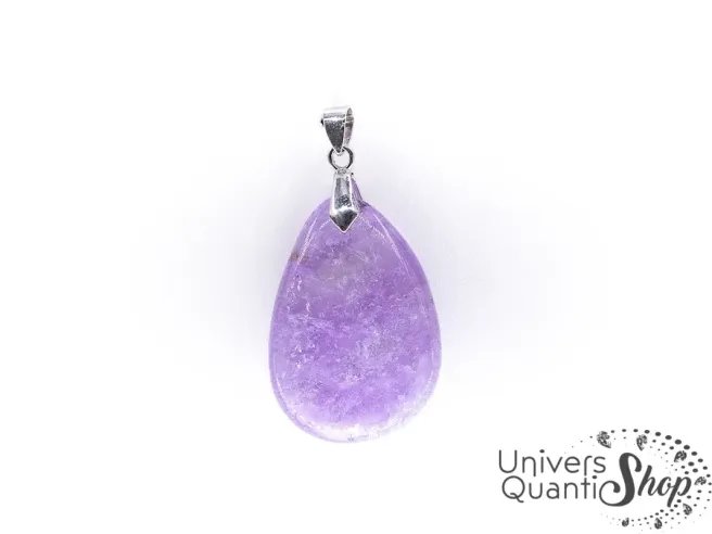 améthyste pendentif pierre plate qualité A sur fond blanc