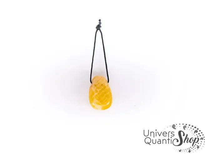calcite orange vertus - pendentif pierre percée univers quantic shop sur fond blanc