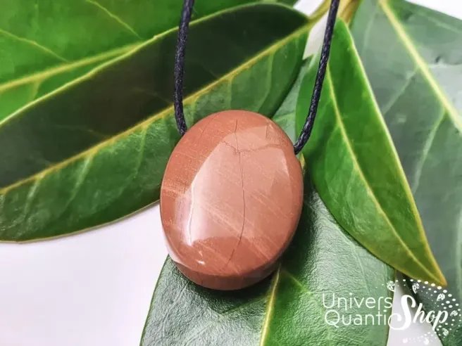 vertus & bienfaits du pendentif jaspe rouge en lithothérapie - univers quantic shop