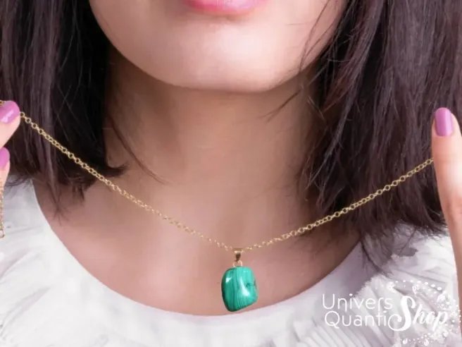 pendentif malachite pierre roulée verte - boutique de pierre strasbourg