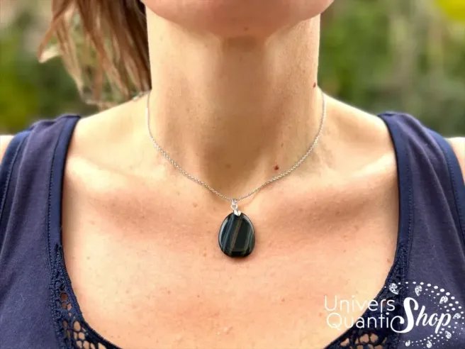 oeil de faucon vertus, pendentif pierre plate oeil de faucon qualité aa porté autour du cou