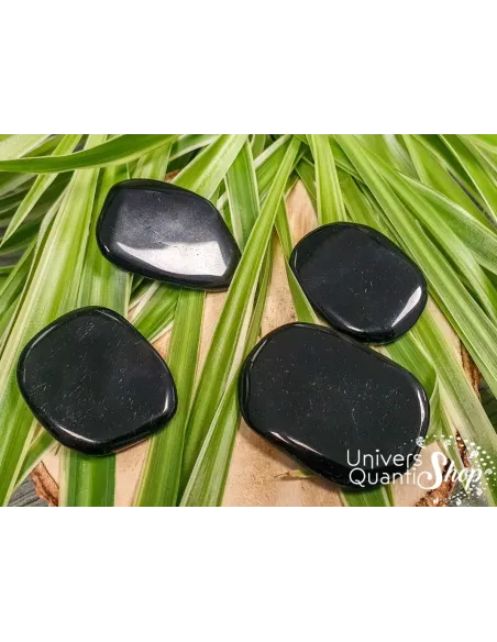 obsidienne noire pierre plate - pierre de protection polie - boutique ésotérique univers quantic shop