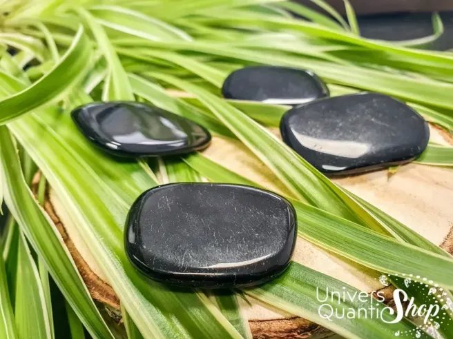 pierre obsidienne noire naturelle - pierre noire de protection - univers quantic shop