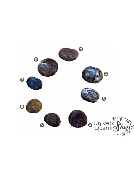 pierre plate en piétersite numérotées sur fond blanc