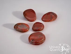 jaspe rouge pierres plates avec un fond classique