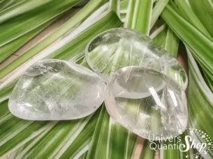 cristal de roche pierre roulée naturelle - univers quantic shop
