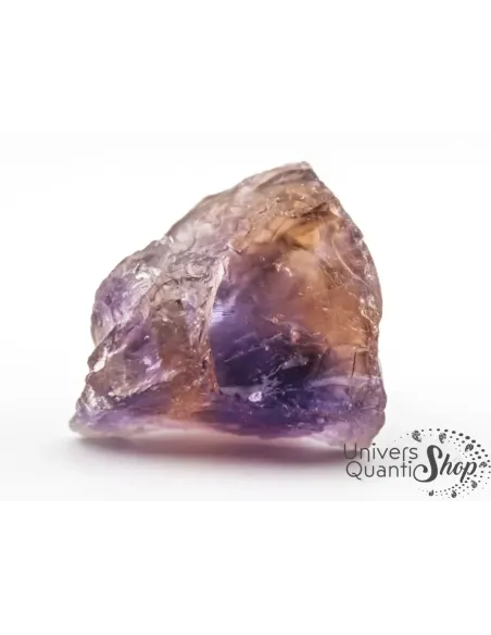 amétrine brute pour le sommeil pierre vue rapprochée sur fond blanc amétrine brute pour le sommeil pierre vue rapprochée sur fond blanc